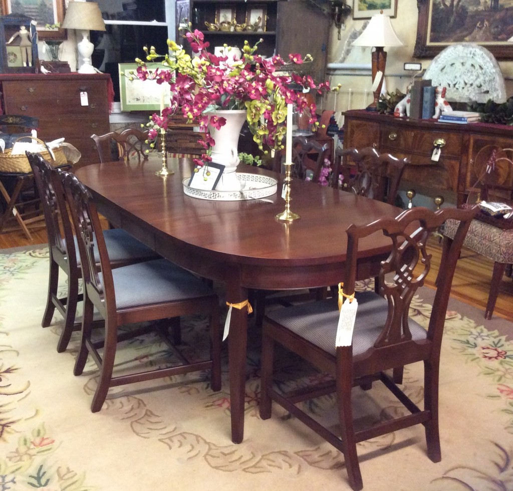 craftique 222 table with 6 chippendale chairs